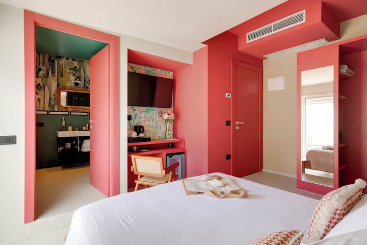 Room 36 of 80