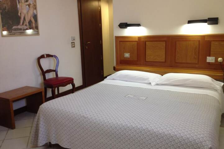 Room 18 of 65