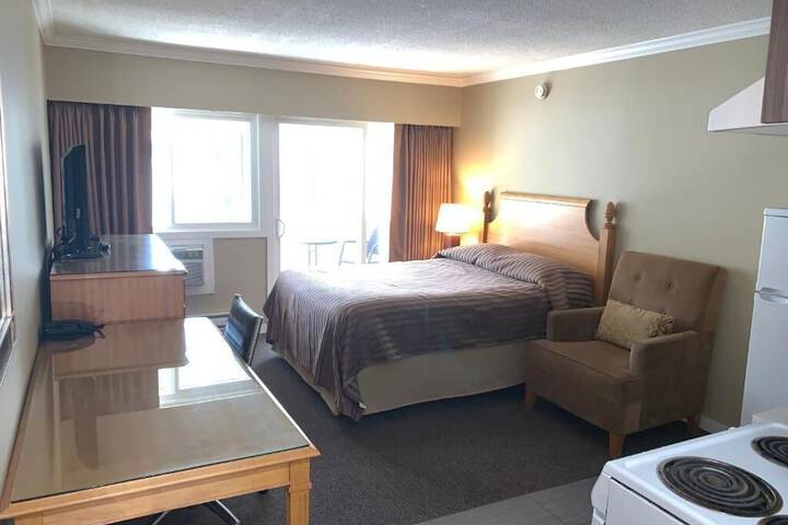 Room 12 of 37