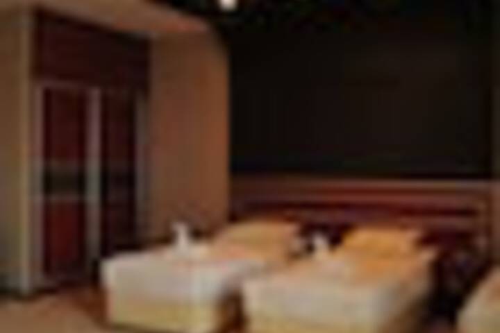 Room 20 of 93