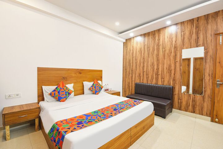 Room 15 of 31