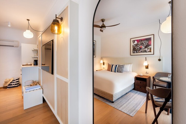 Room 25 of 126