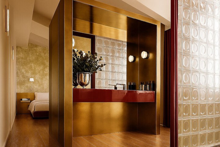 Room 2 of 51
