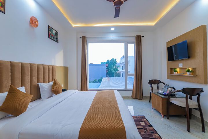 Room 14 of 34