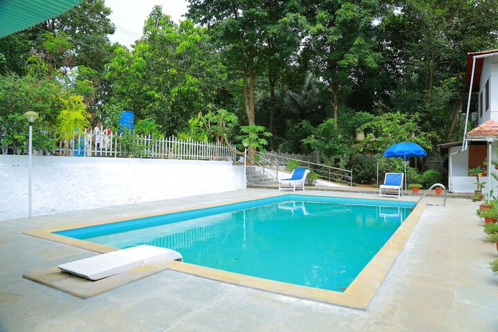 Pool 15 of 44