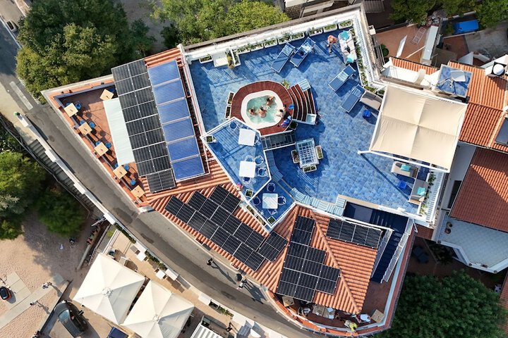 Sundeck 42 of 49