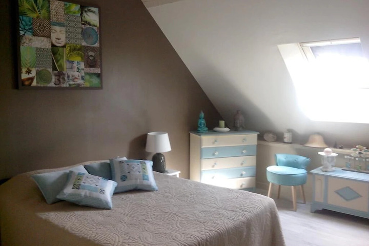 Room 4 of 9
