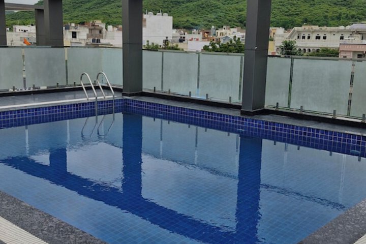 Pool 16 of 21