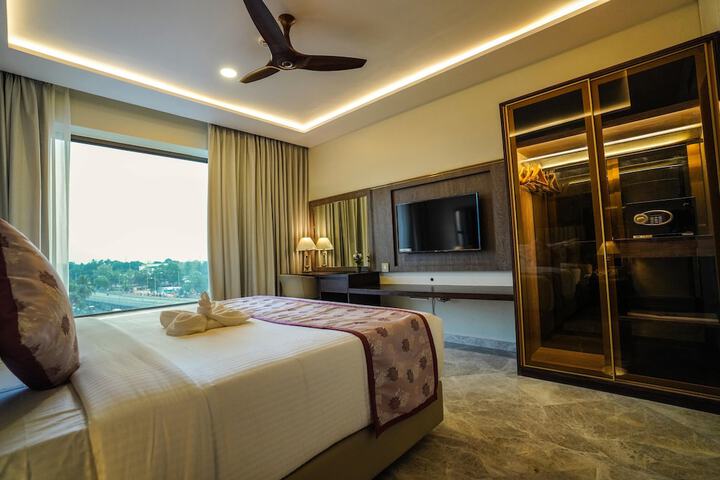 Room 8 of 15