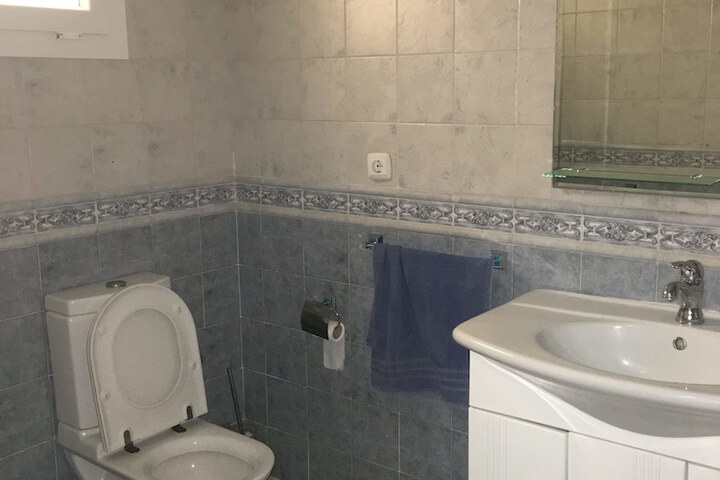 Room 4 of 5