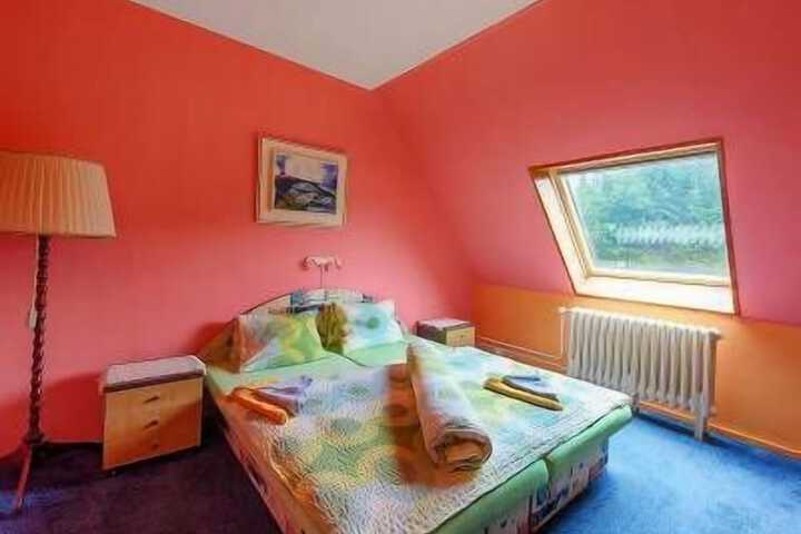Room 9 of 43