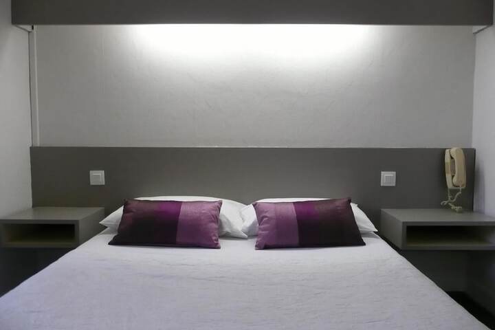 Room 9 of 31