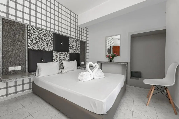 Room 2 of 11