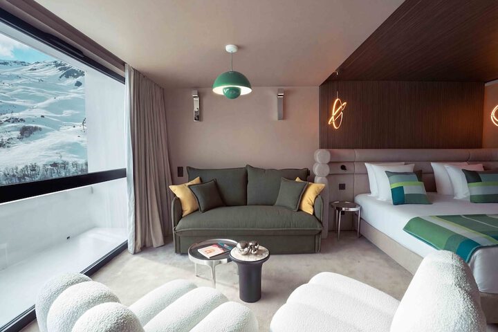 Room 27 of 40