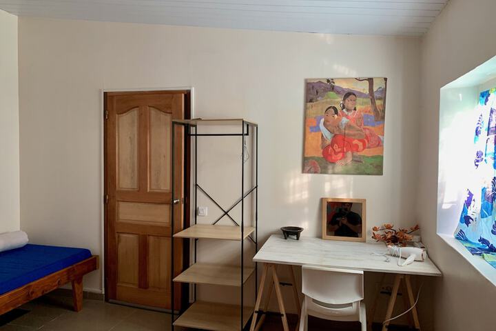 Room 9 of 32