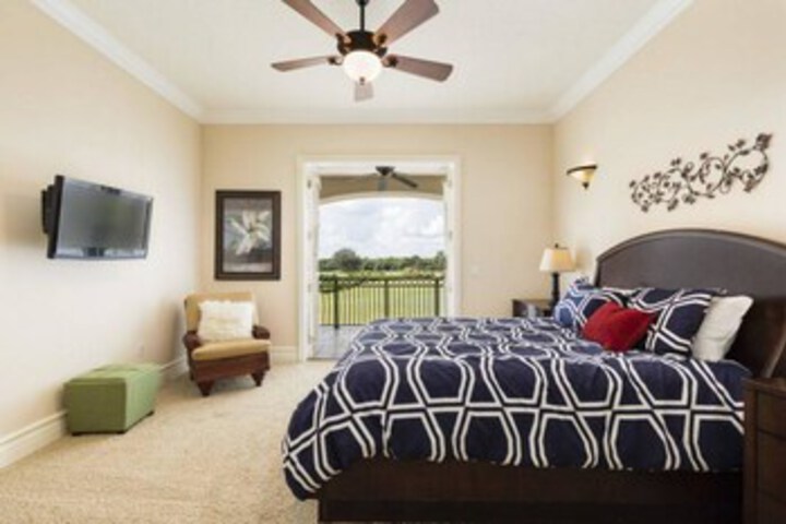 Room 33 of 38