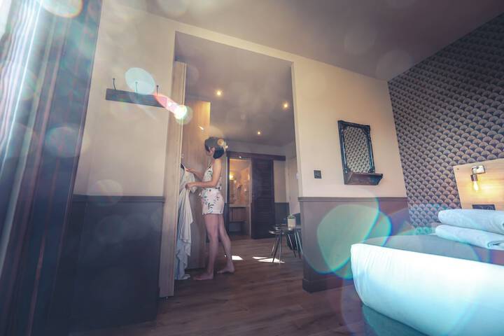 Room 5 of 34