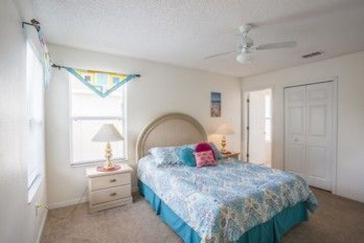 Room 10 of 24