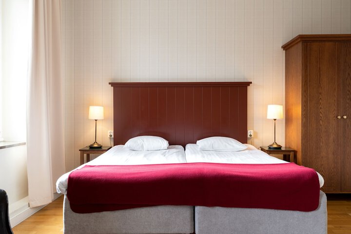 Room 8 of 56