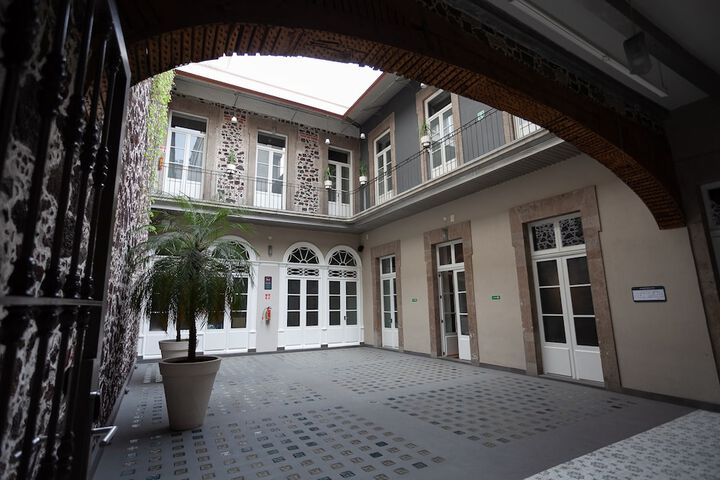 Hotel Exterior 9 of 107
