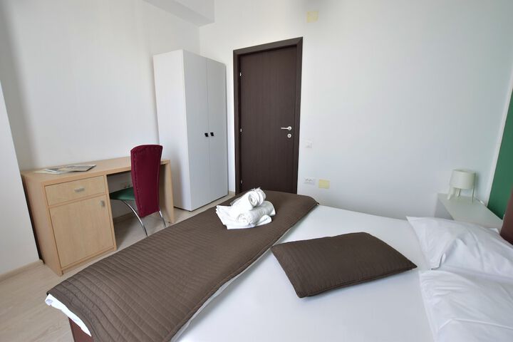 Room 32 of 139