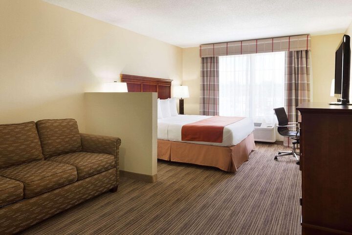 1 King Bed Suite Accessible (2 of 2)