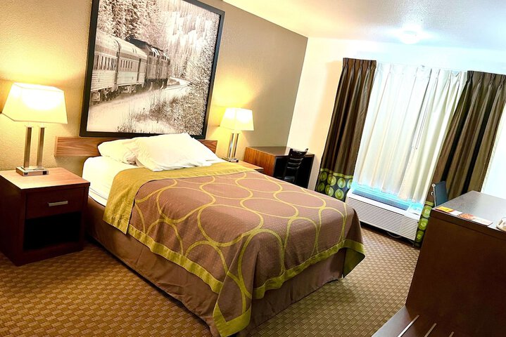 Room 13 of 63