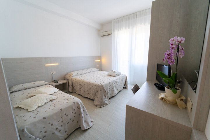 Room 12 of 49