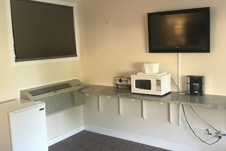 Room 8 of 42