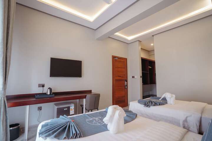 Room 11 of 35