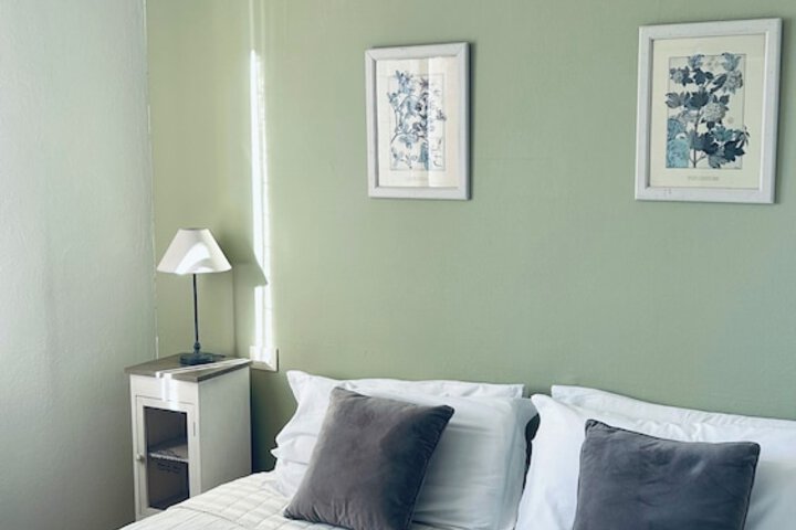 Room 22 of 38