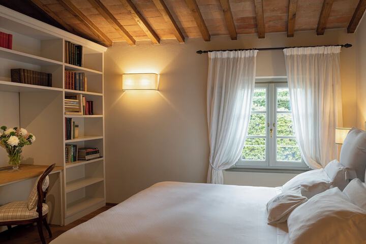 Room 7 of 71