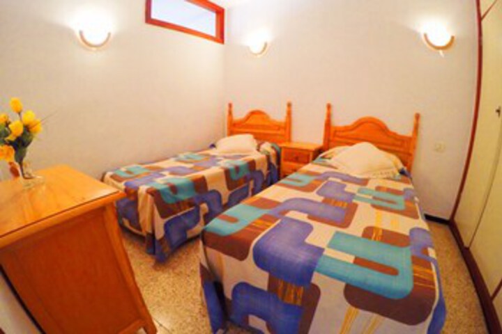 Room 6 of 15