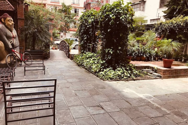 Hotel Exterior 96 of 130