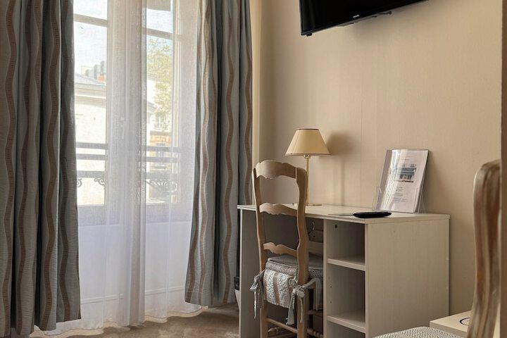 Room 33 of 39