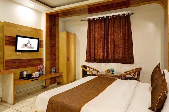 Room 10 of 31