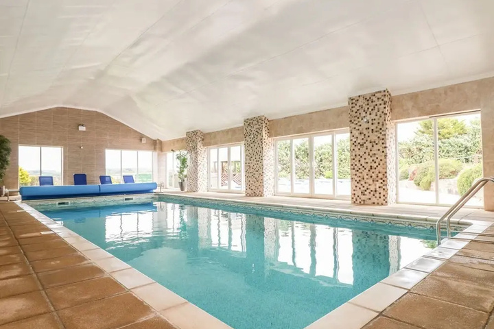 Pool 10 of 24