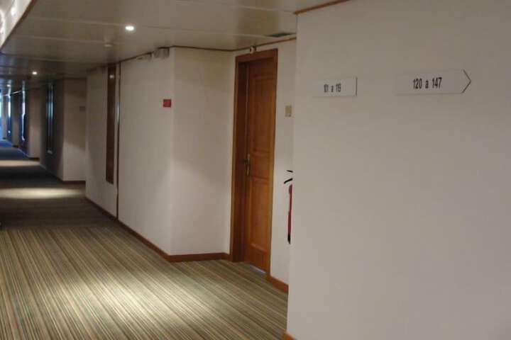 Ballroom/Hall 19 of 33
