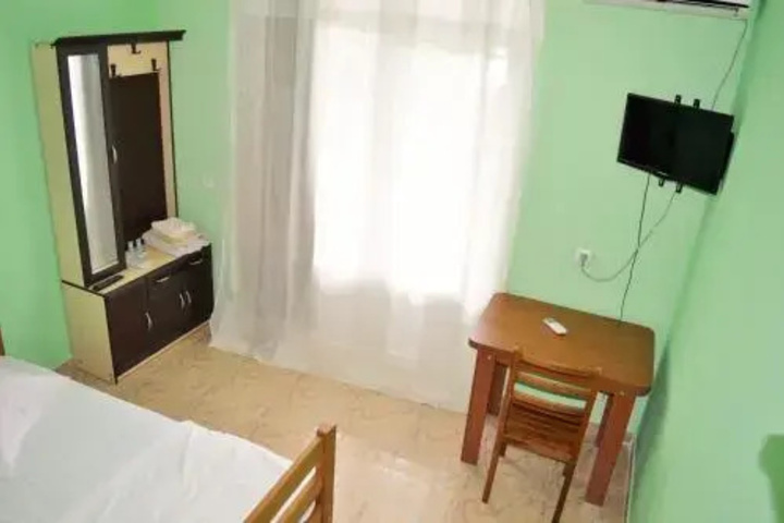 Room 3 of 3