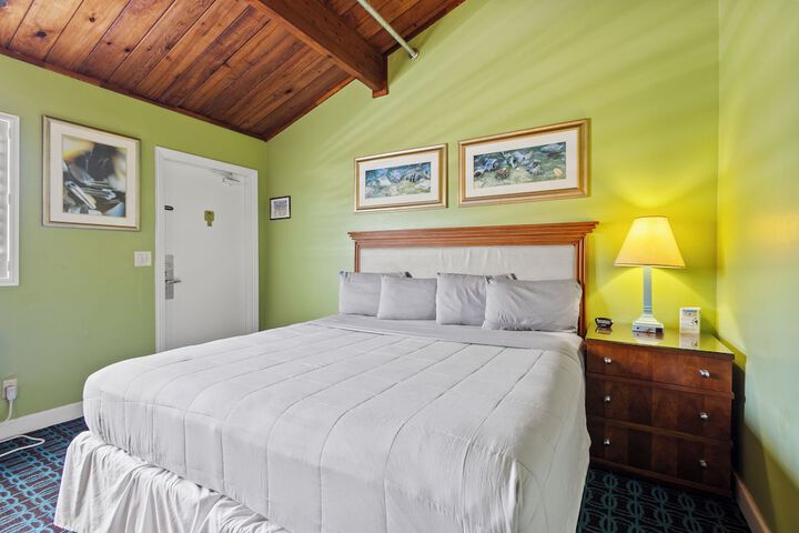 Room 3 of 27