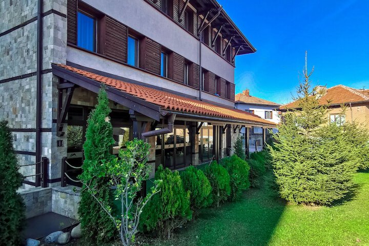 Hotel Exterior 102 of 109