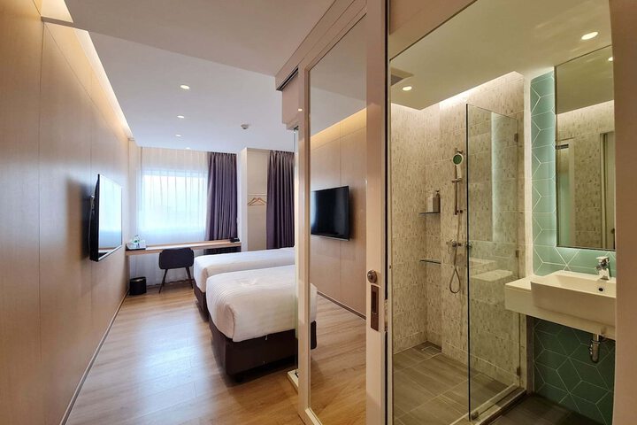 Room 12 of 41