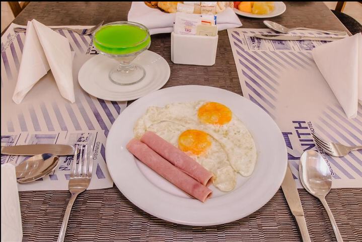Breakfast/Coffee Service 39 of 52