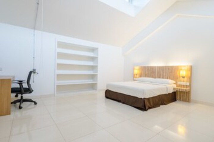 Room 13 of 14