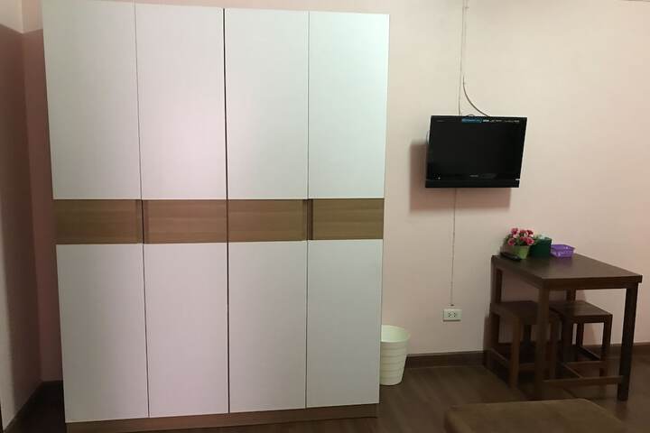 Room 11 of 20