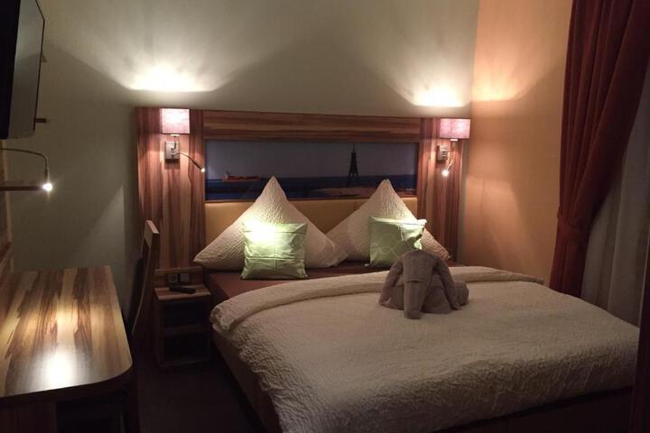 Photo 1