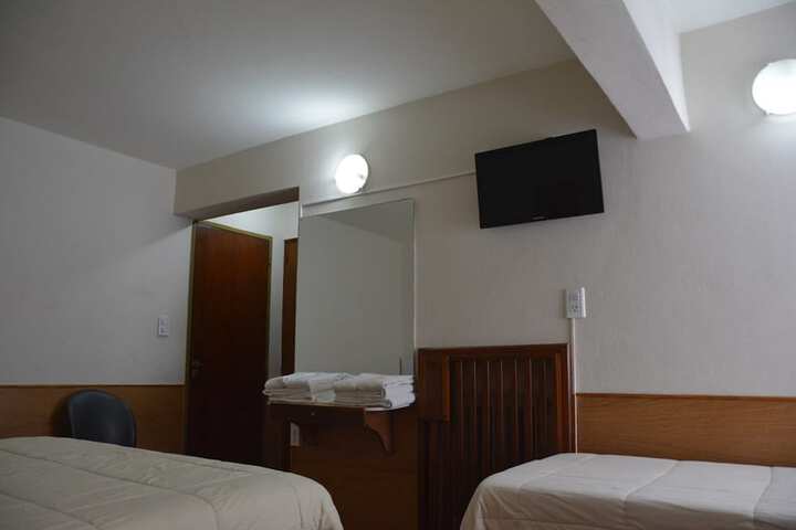 Room 13 of 40