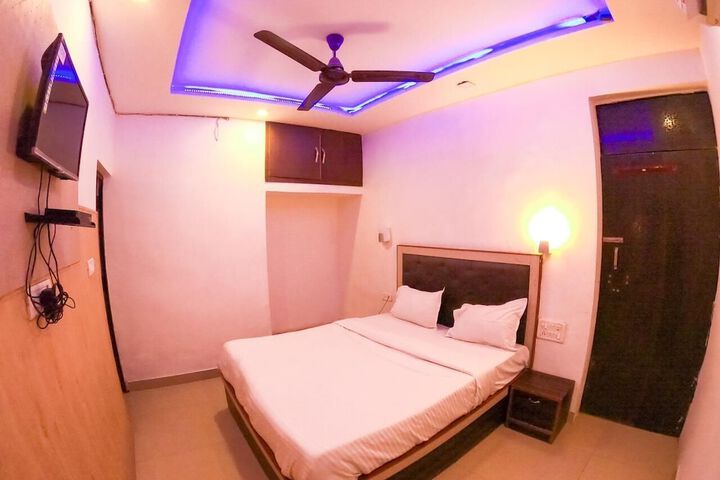 Room 4 of 19