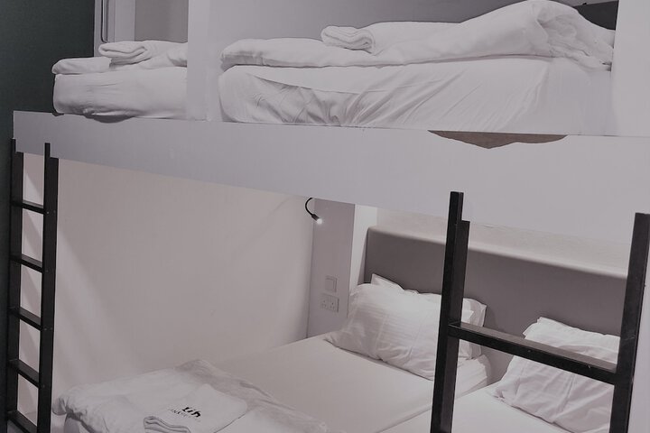 Room 6 of 39
