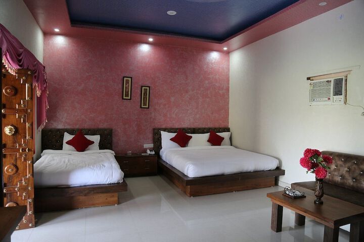Room 13 of 81
